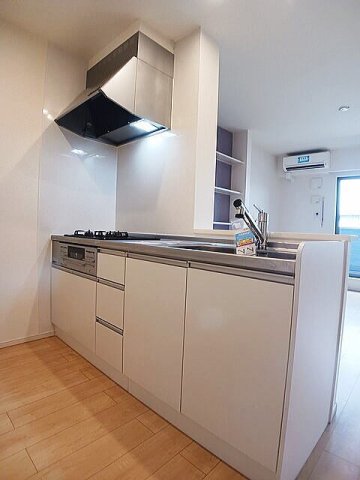 キッチン　コンパクトなキッチンで掃除もラクラク