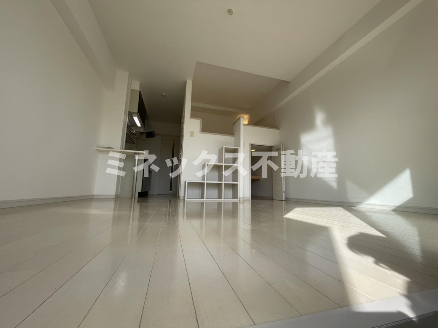 居室・リビング　同タイプのお部屋の写真、現況を優先します。