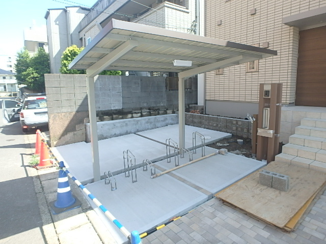 その他共有部分　屋根付の駐輪場も確保。