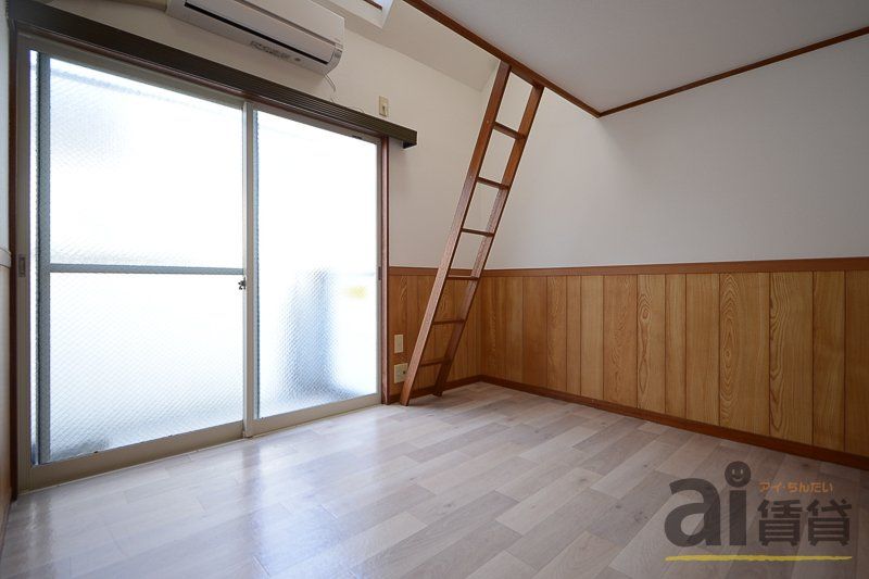 居室・リビング　※別号室写真です