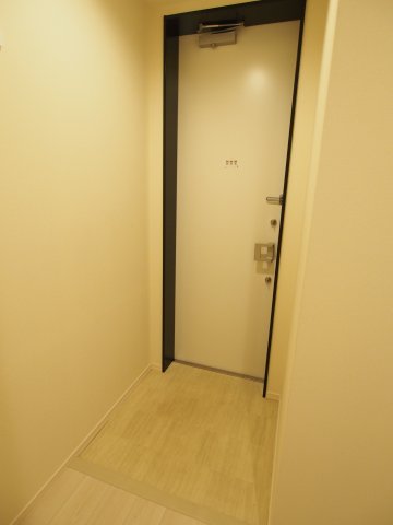 玄関　※別部屋参考写真