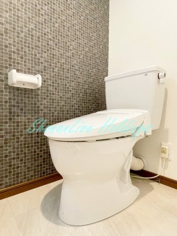 トイレ　温水洗浄便座付き♪