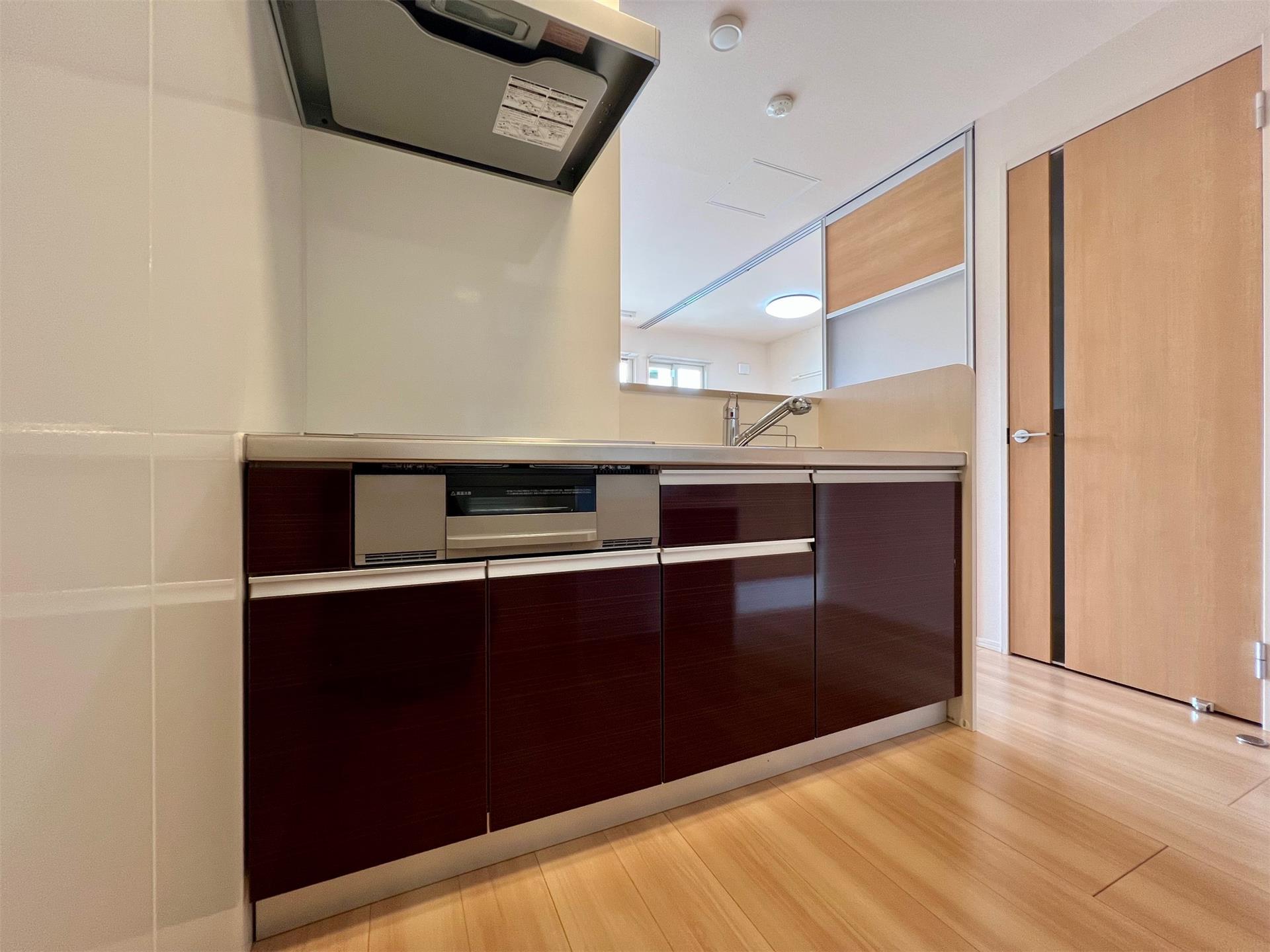 キッチン　同タイプ室内写真（反転タイプ）