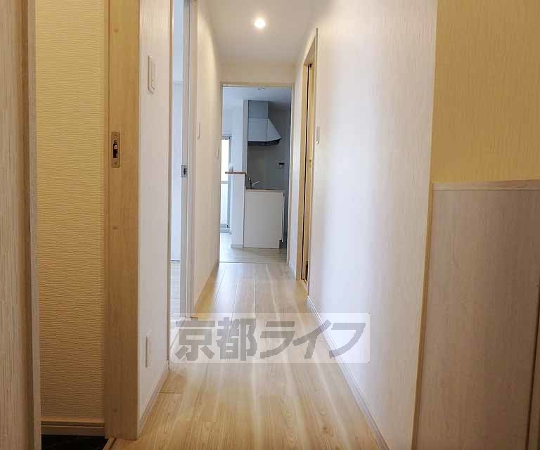 その他部屋・スペース　玄関から廊下にかけて