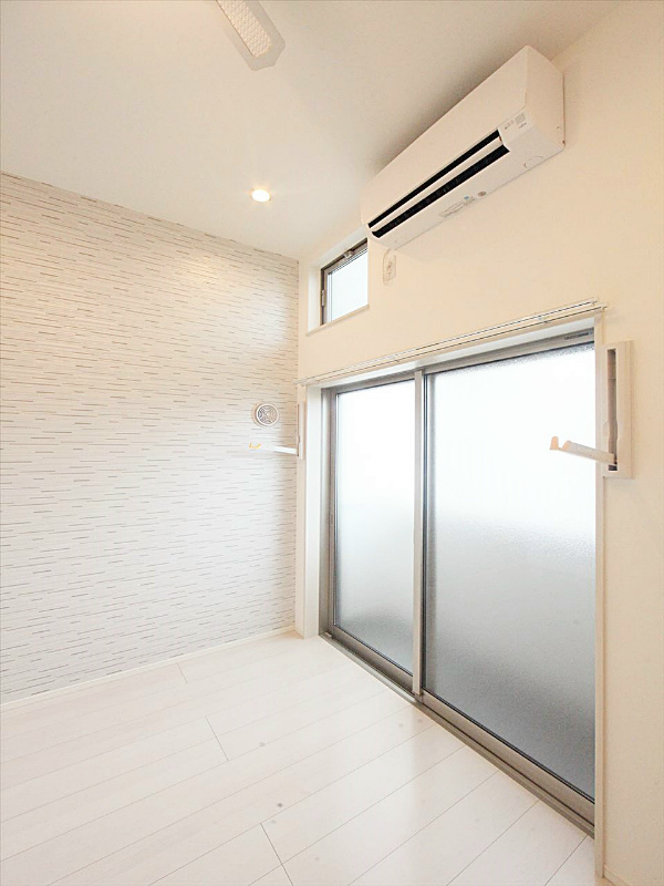 その他設備　エアコン・室内物干し