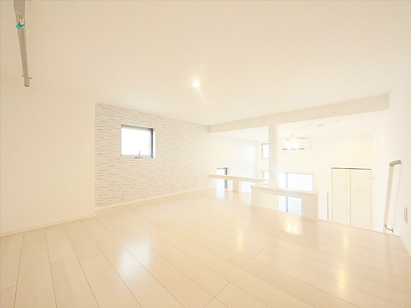 その他部屋・スペース　ロフト　ハンガーパイプ付