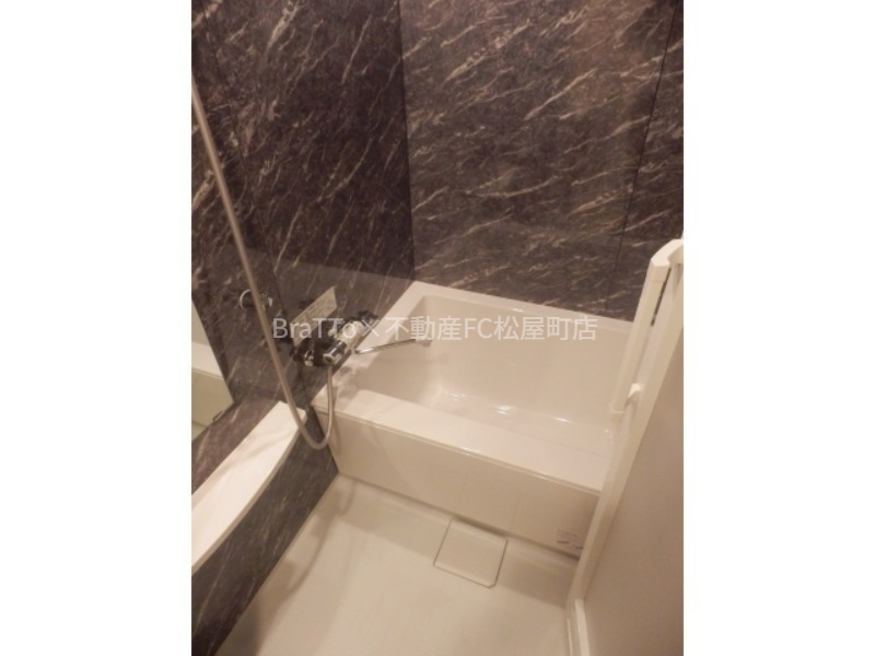 バス・シャワールーム　バス（浴室乾燥機付）