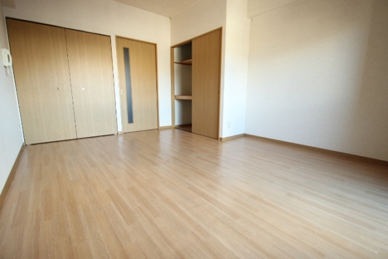 居室・リビング　※別室の写真です