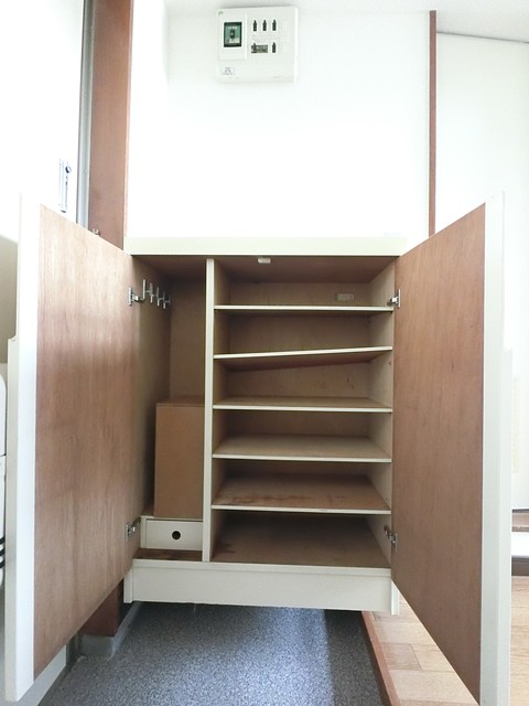 玄関　下駄箱付なので、玄関はいつでもスッキリ片付きますね☆