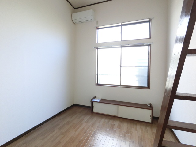 居室・リビング　明るい雰囲気で暮らしやすい！優しい質感の室内がオススメ☆