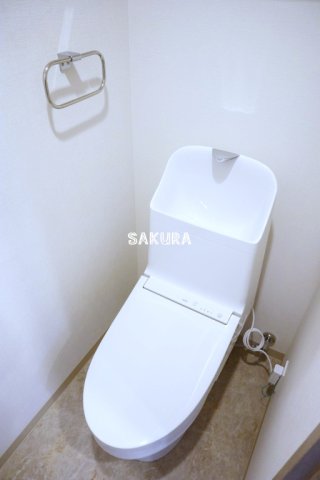 トイレ　落ち着いた色調のトイレです♪