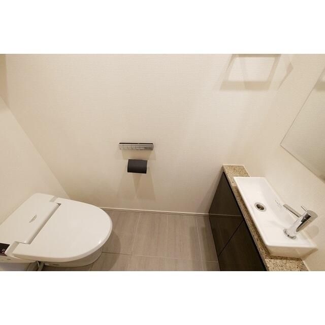 トイレ　落ち着いたトイレです