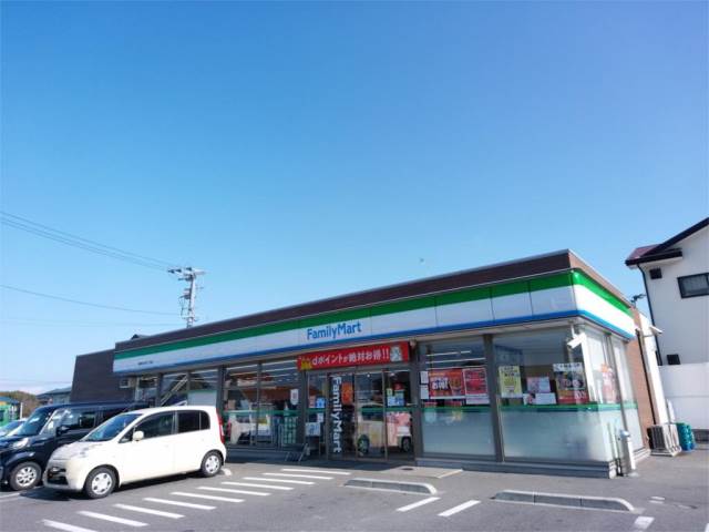 コンビニ　ファミリーマート 遠賀松の本六丁目店（コンビニ）まで952m