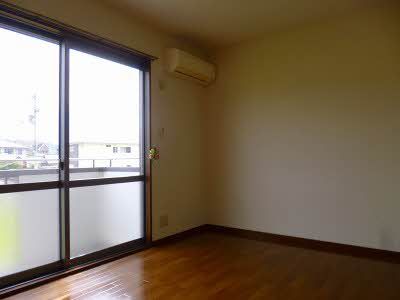 居室・リビング　南側洋室