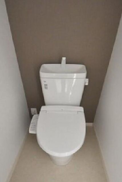 トイレ　別タイプ部屋　参考写真です