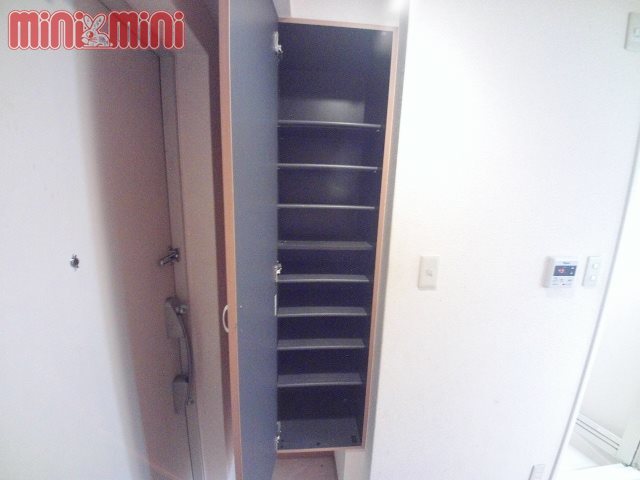 玄関　下駄箱付きです