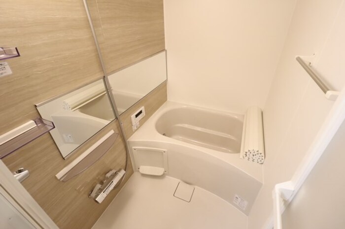 バス・シャワールーム　ゆったり過ごせるお風呂です