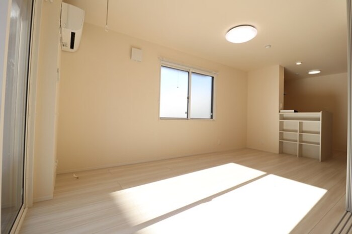 居室・リビング　ゆったり過ごせる居間です