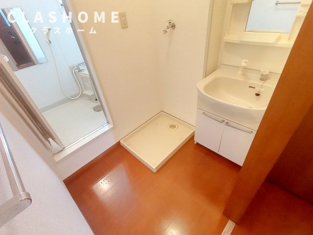 洗面設備　同物件の別部屋になります。