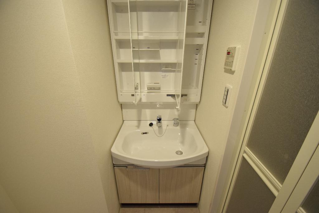 洗面設備　洗髪洗面化粧台