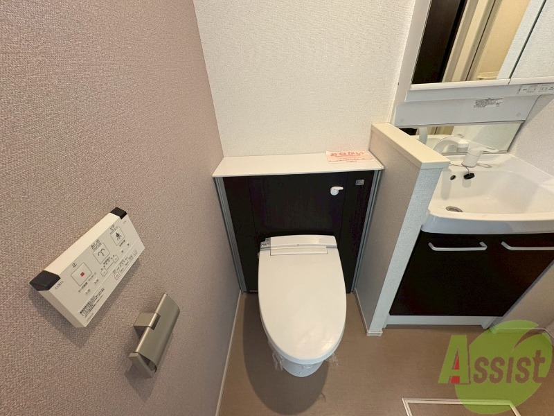 トイレ　ウォシュレット付きトイレは嬉しいですね。