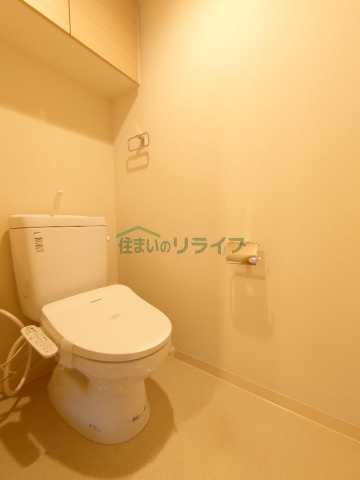 トイレ　別部屋の参考写真となります