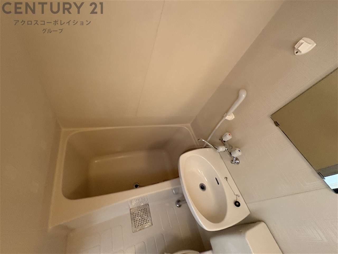 バス・シャワールーム　シンプルで機能的なユニットバスです！