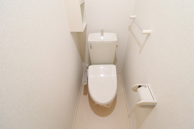 トイレ　温水洗浄便座