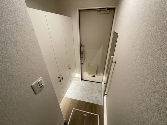 玄関　※別部屋の写真です