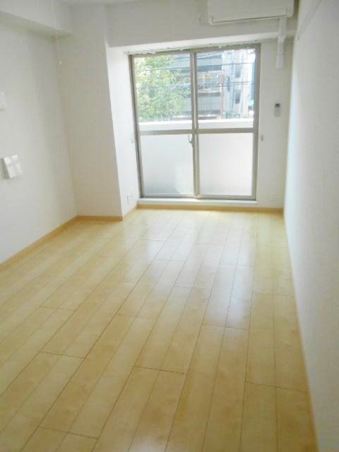 居室・リビング　★★広い洋室★★