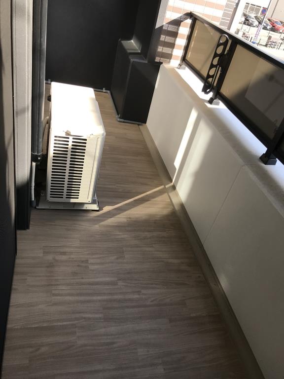 バルコニー　外からの目が気にならないバルコニーで洗濯物が干せます