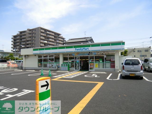 コンビニ　ファミリーマート（コンビニ）まで370m