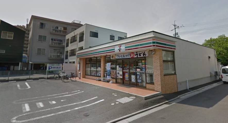 コンビニ　セブンイレブン（コンビニ）まで878m