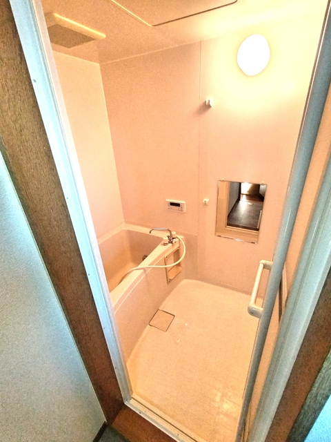 バス・シャワールーム　追焚給湯付きバスルーム