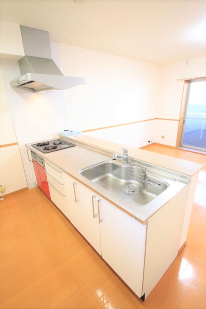 キッチン　おしゃれな対面キッチンで楽しく料理♪