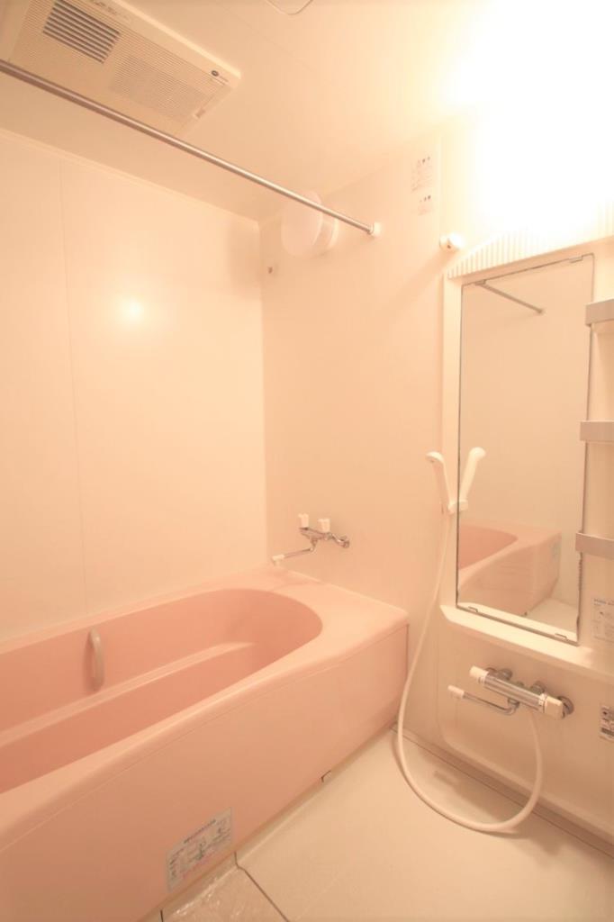 バス・シャワールーム　広々お風呂でリラックスタイム♪