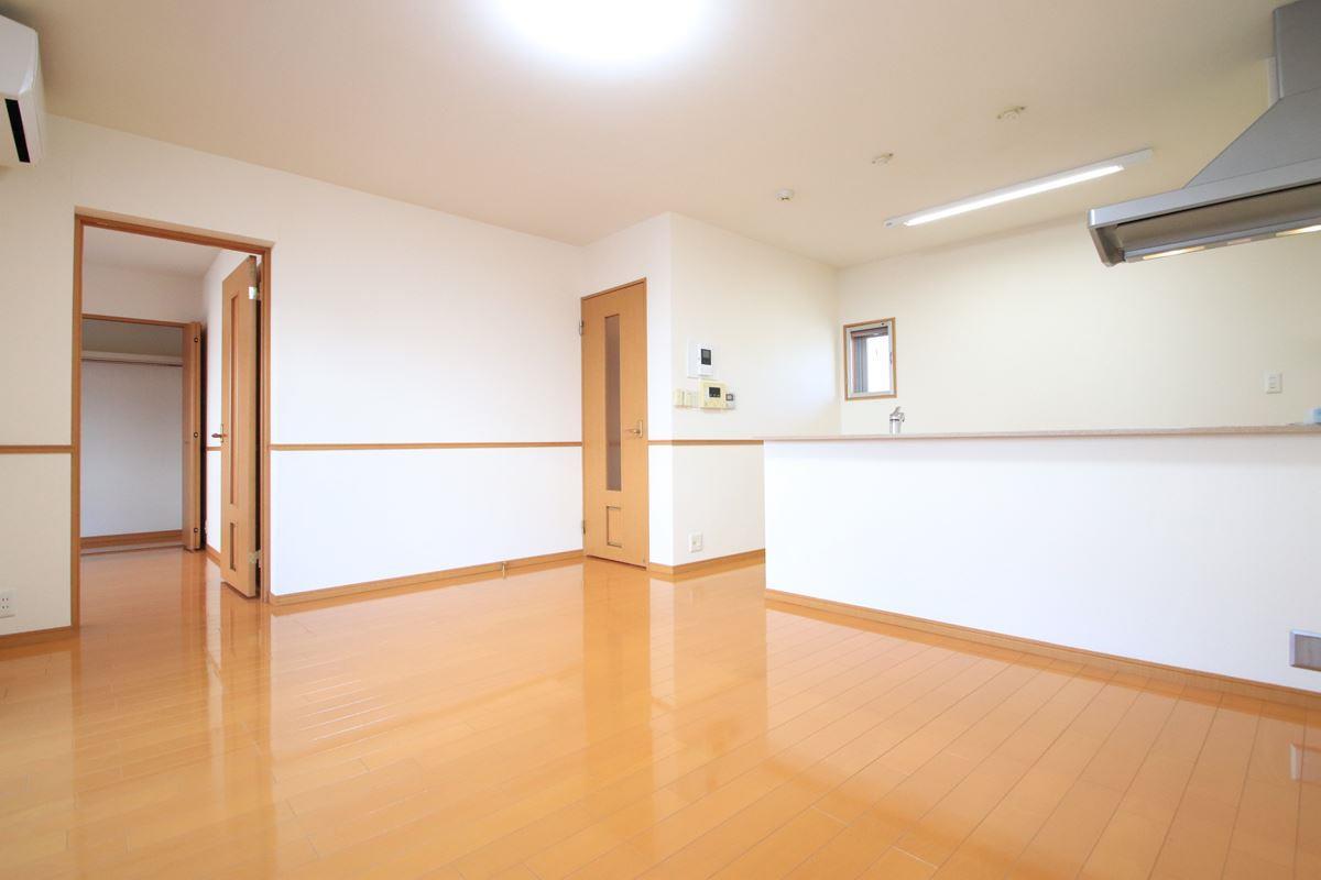 その他設備　キッチンにも小窓があり、風が抜けていきます。