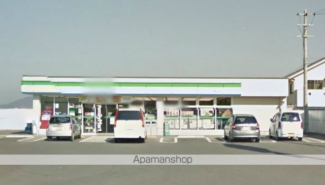 コンビニ　ファミリーマート三木町氷上店（コンビニ）まで2108m