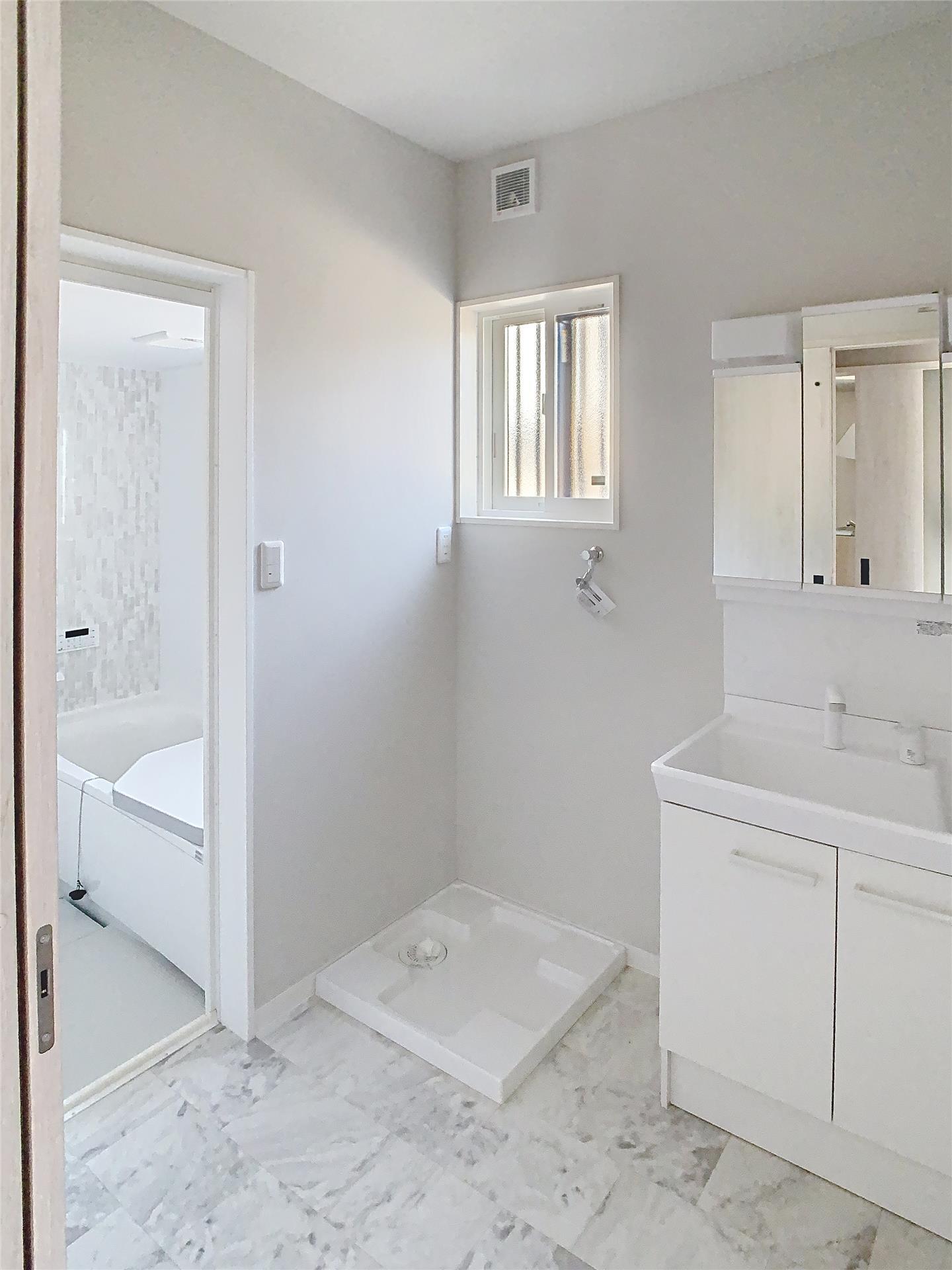 洗面設備　洗濯機置き場