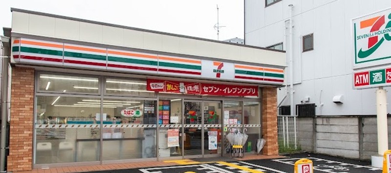 コンビニ　セブンイレブン足立竹ノ塚駅西店（コンビニ）まで475m