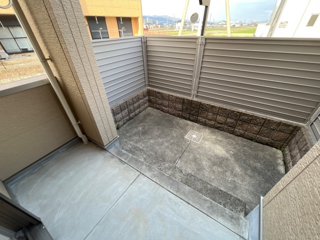 バルコニー　テラス