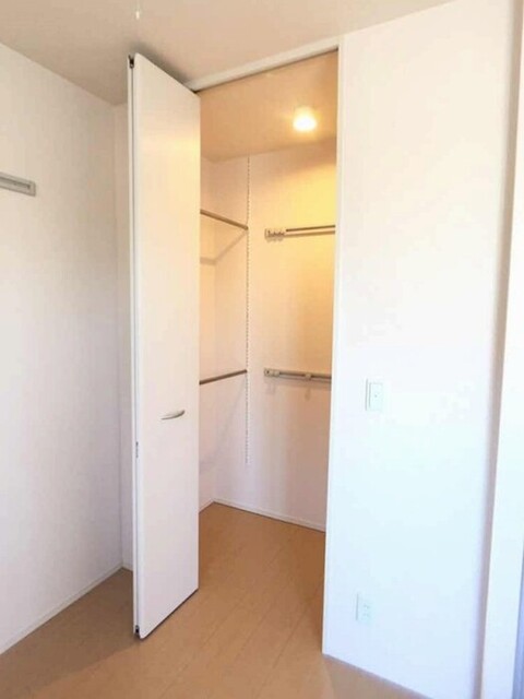 収納　ワンステップクローゼット