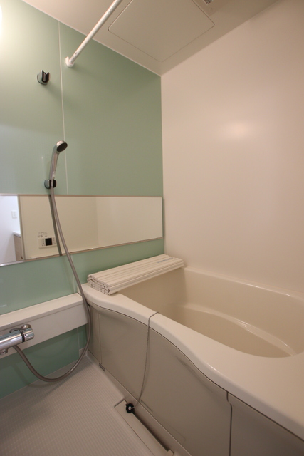 バス・シャワールーム　★便利な浴室乾燥機付きのバスルーム★