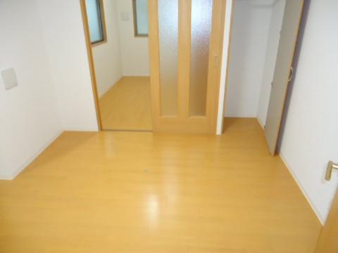 居室・リビング　室内