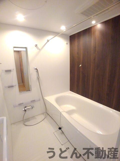 バス・シャワールーム　うどん県のお部屋探しはうどん不動産へ うどんちゃんとLINE
