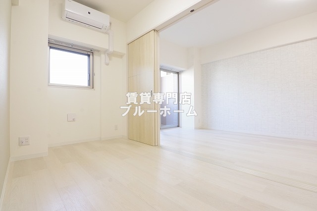 その他部屋・スペース　南西向きの洋室！