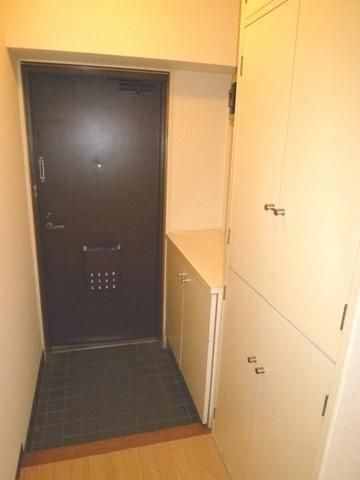 玄関　※別部屋参考写真です