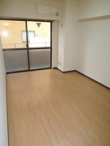 居室・リビング　※別部屋参考写真です