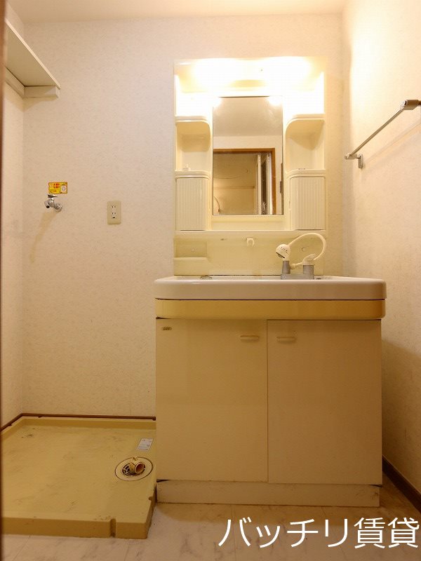 洗面設備　別号室の画像。現況を優先します。