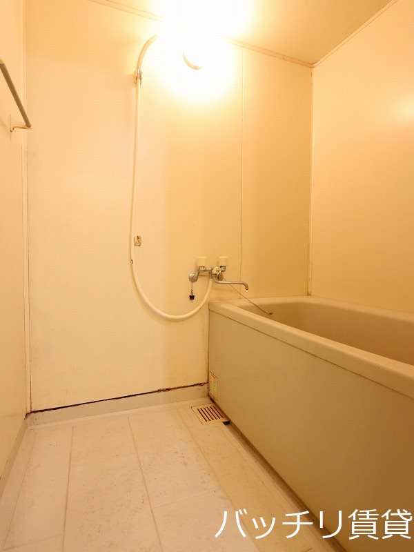 バス・シャワールーム　別号室の画像。現況を優先します。